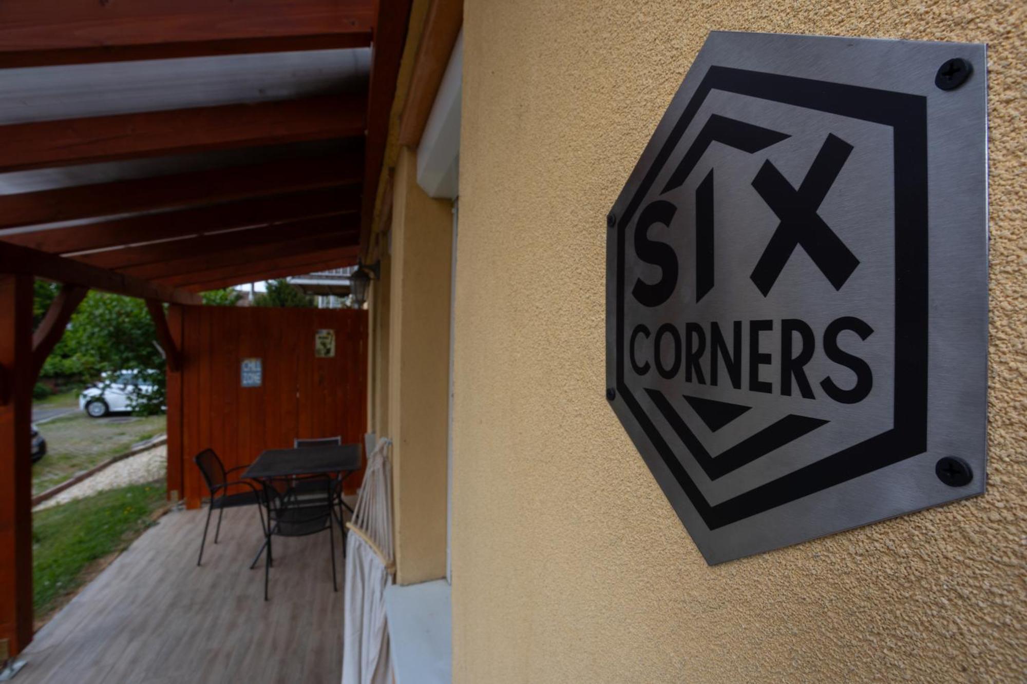 Six Corners - Sunny Corner *